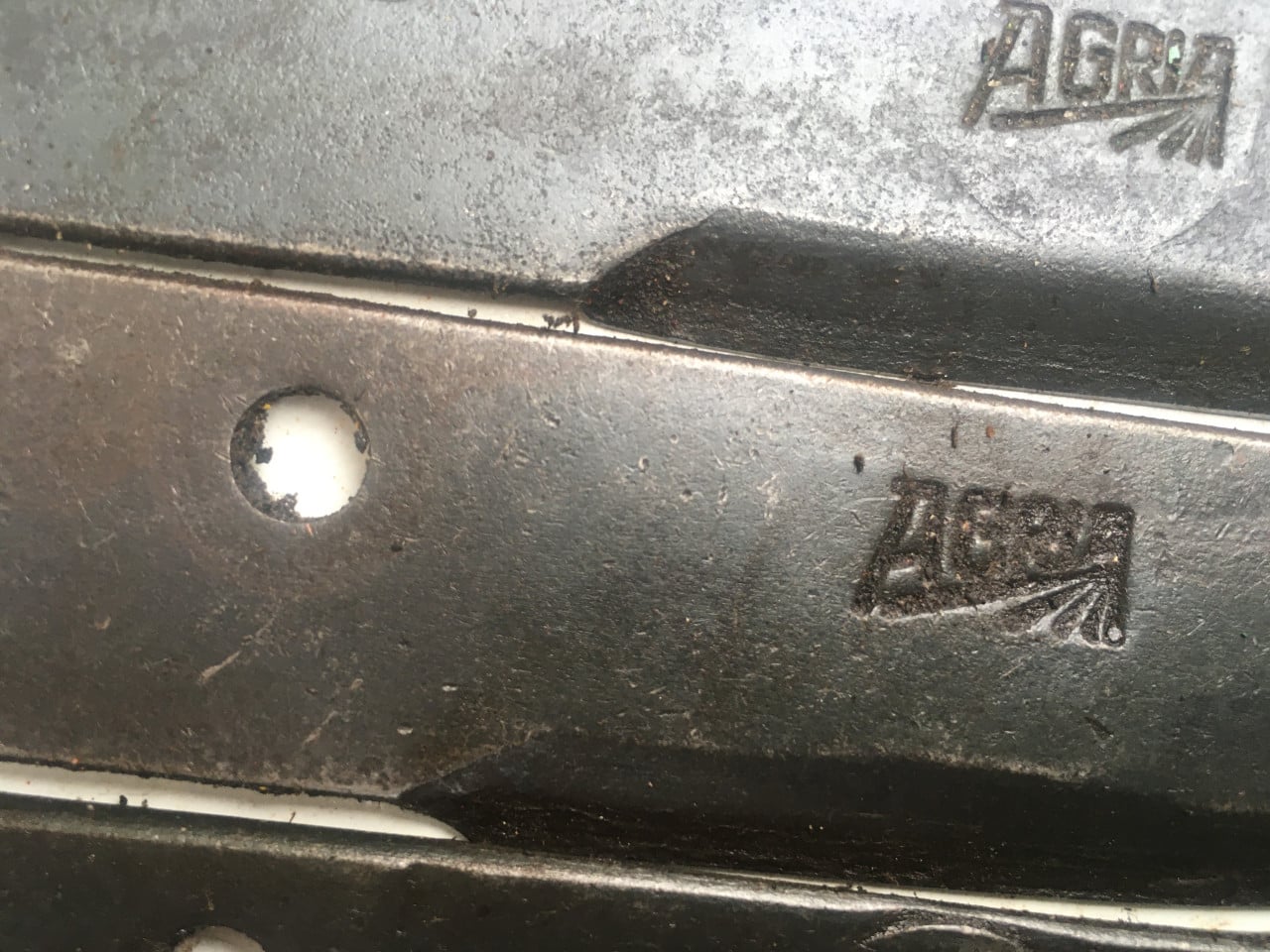 Freesmessen nieuw origineel agria zowel link als rechts gaten 8mm