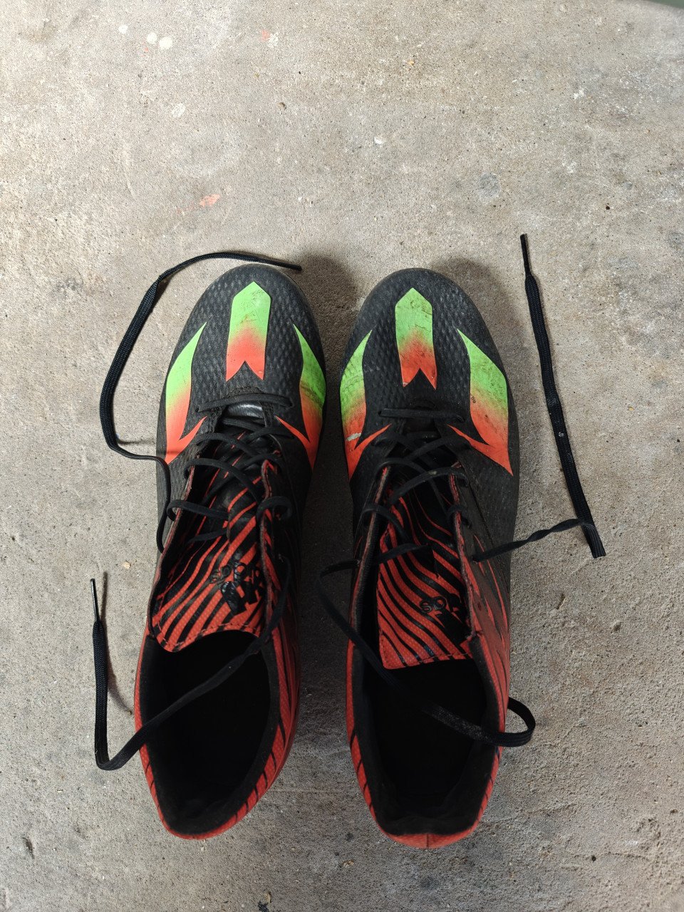 Adidas voetbalschoenen maat 42