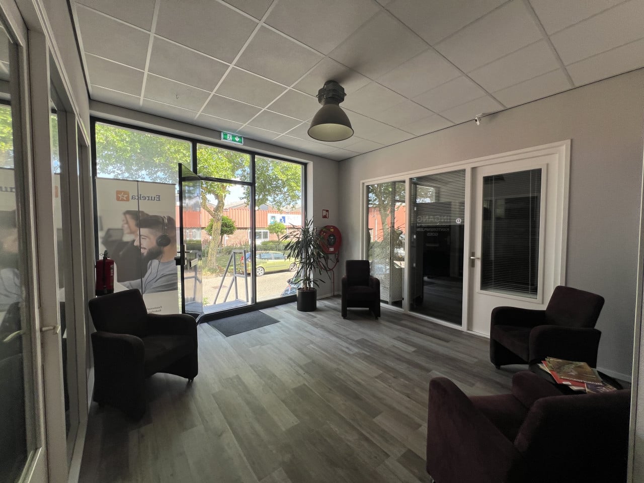 TE HUUR 20m2 kantoor/bedrijfsruimte in Kantorenplein Goes
