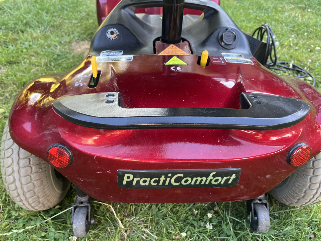 Demontabele scootmobiel met defect. PractiComfort