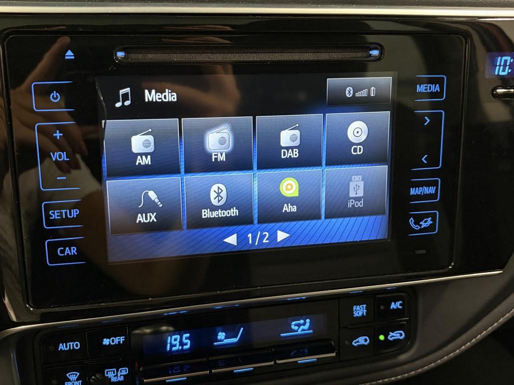 Toyota Auris 1.2t volcano edition