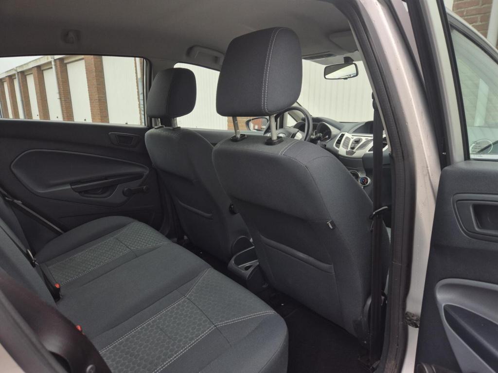 Ford Fiesta 1.25 titanium / origineel nl / airco / verwarmde voorruit