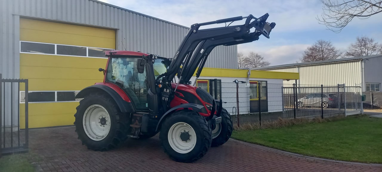 Valtra N114