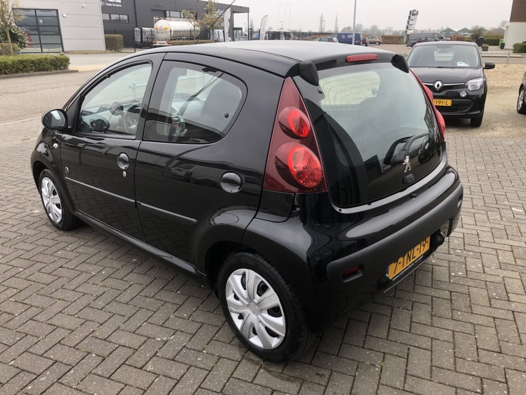 Peugeot 107 1.0 envy 1e eigenaar