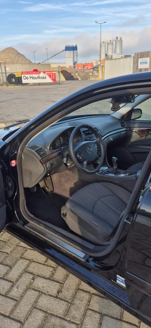 Mercedes-Benz E200 Kompressor 2005 NAP zwart