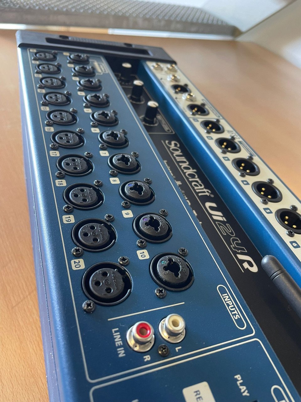 Soundcraft UI24R Digitale Rack Mixer