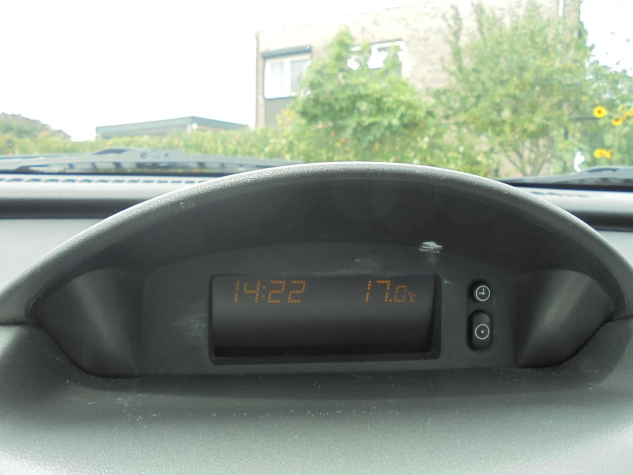 Opel Corsa 1.2I-16V in de Enjoy uitvoering met 186.881 km en N.A.P en Apk