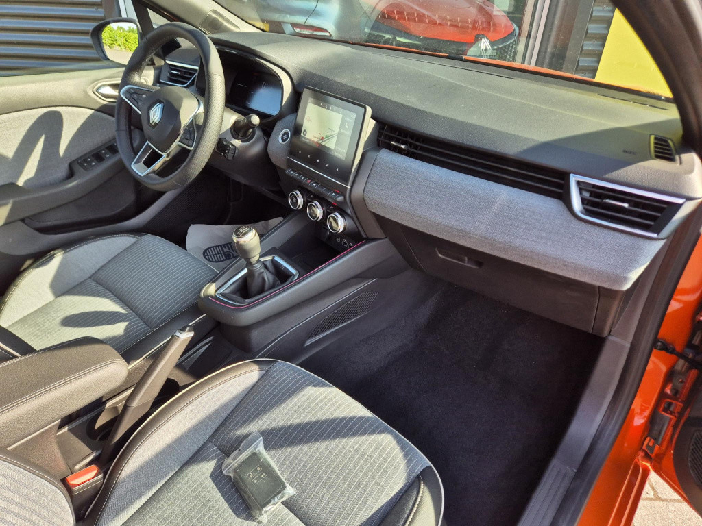Renault Clio 1.0 tce 90 gpf techno camera, stoel- en stuurverwarming, navig