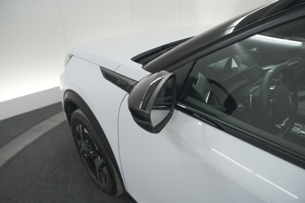 Peugeot 2008 puretech 130 eat8 gt | camera | apple carplay | parkeersensore