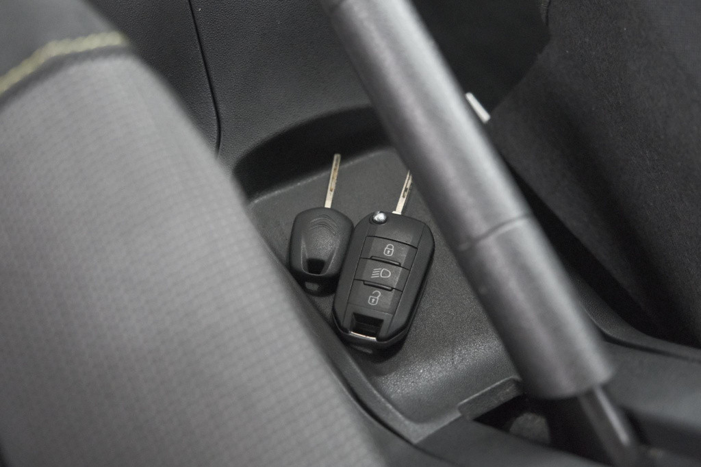 Citroen C3 puretech 82 feel | apple carplay | climate control | 15 inch lic