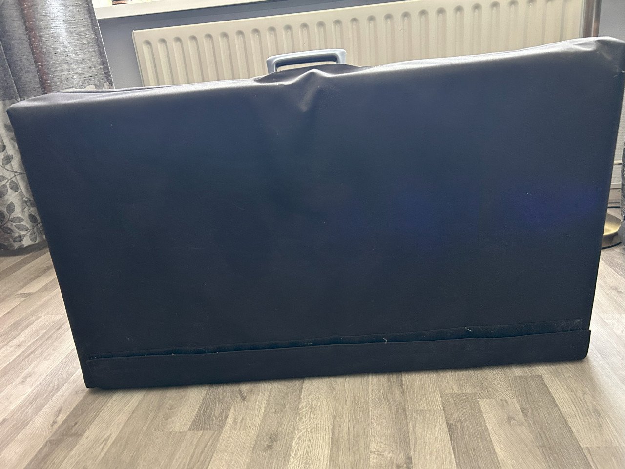 Metalen massage tafel