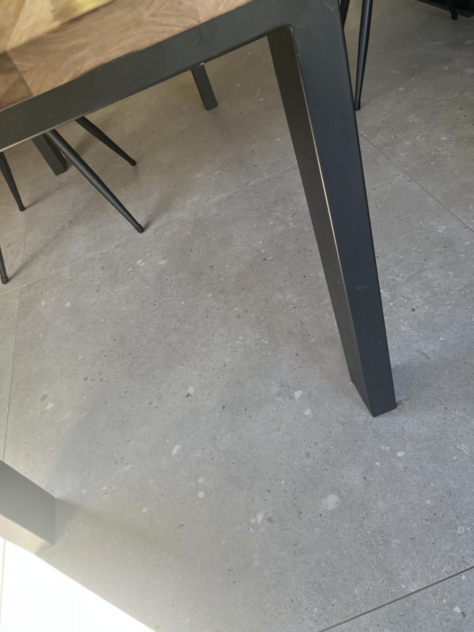 Acacia houten tafel van 190cm met een organische rand