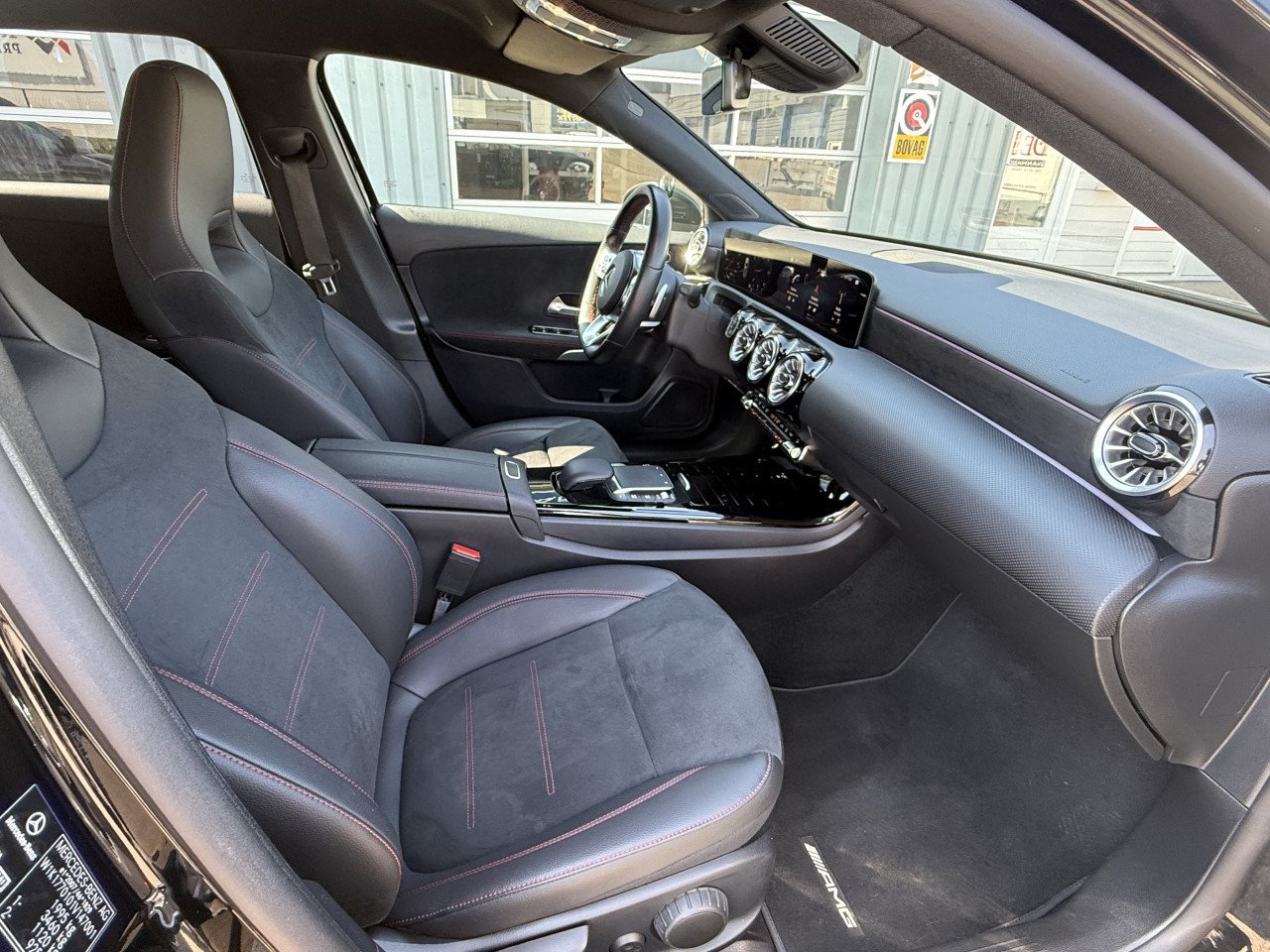 Mercedes-Benz A-klasse - 180 d AMG | Widescreen | Camera | Sfeer | Carplay