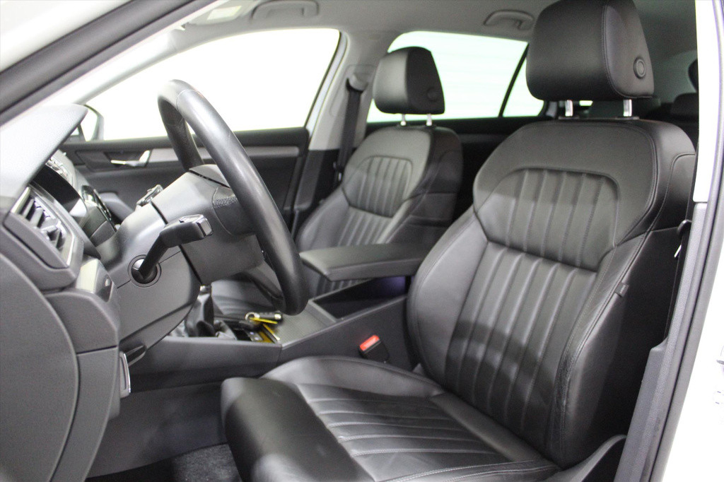 Skoda Superb combi style 1.4 tsi act