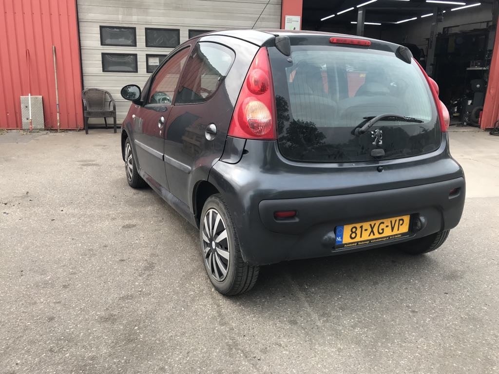 Peugeot 107 1.0-12v xs