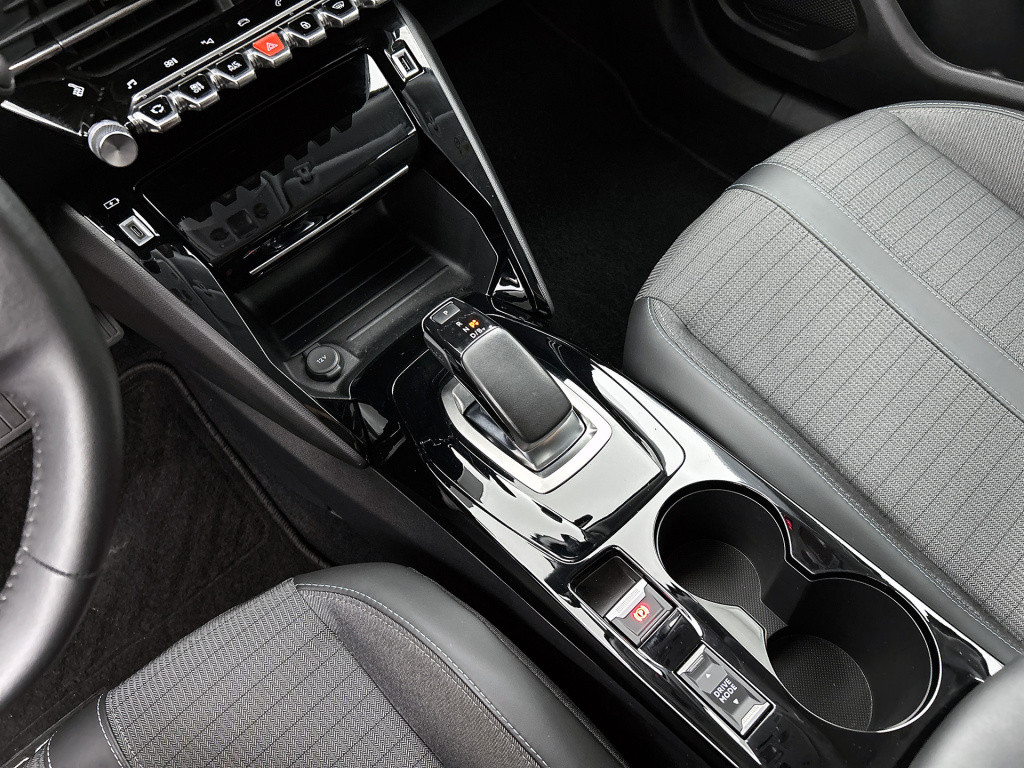 Peugeot E-2008 ev allure pack 50 kwh | rijklaar | keyless | camera | naviga