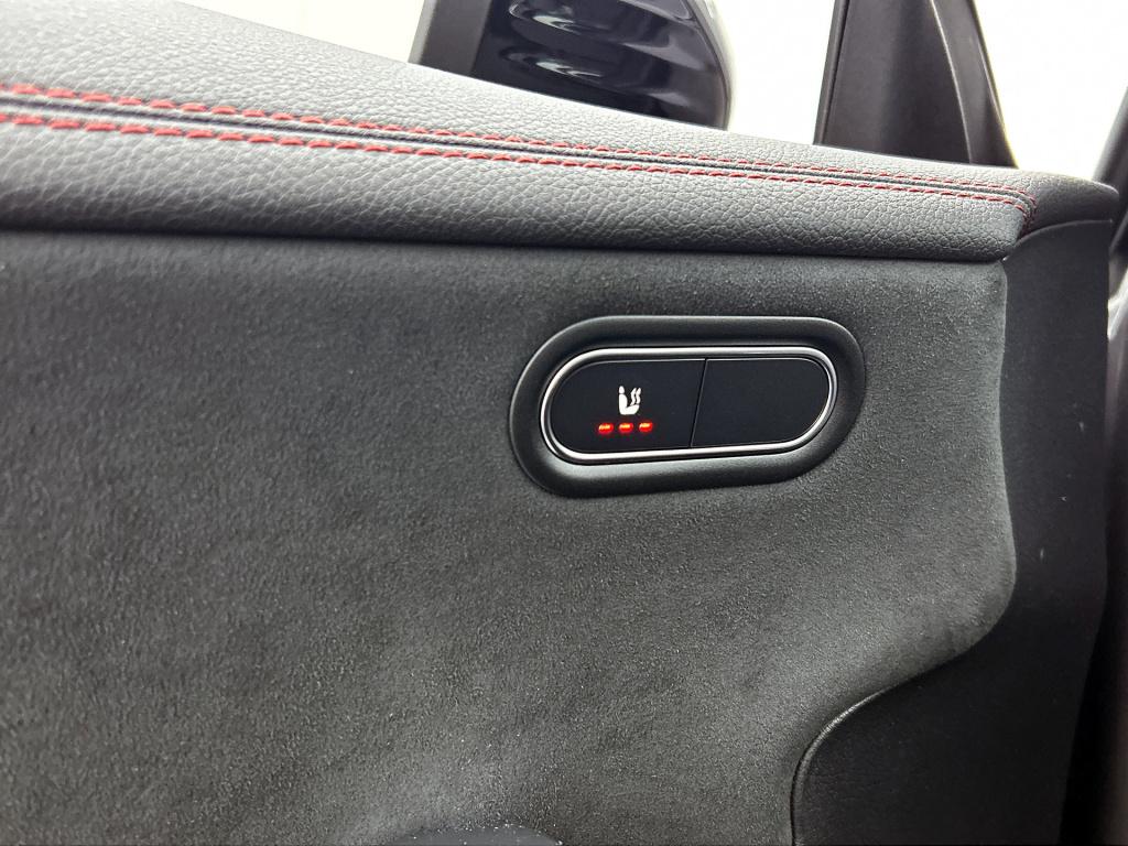 Mercedes-Benz Cla 250 e business solution amg | nightpakket | smartphone in