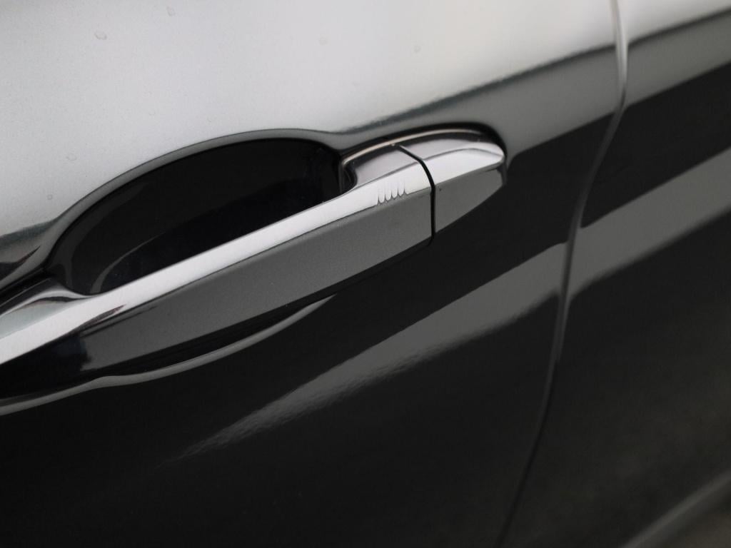 BMW X1 sdrive18i high executive | apple carplay / android auto | stoel- stu