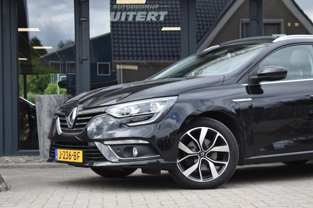 Renault Megane 1.3 tce bose | schuifdak | apple carplay | camera | adaptiev