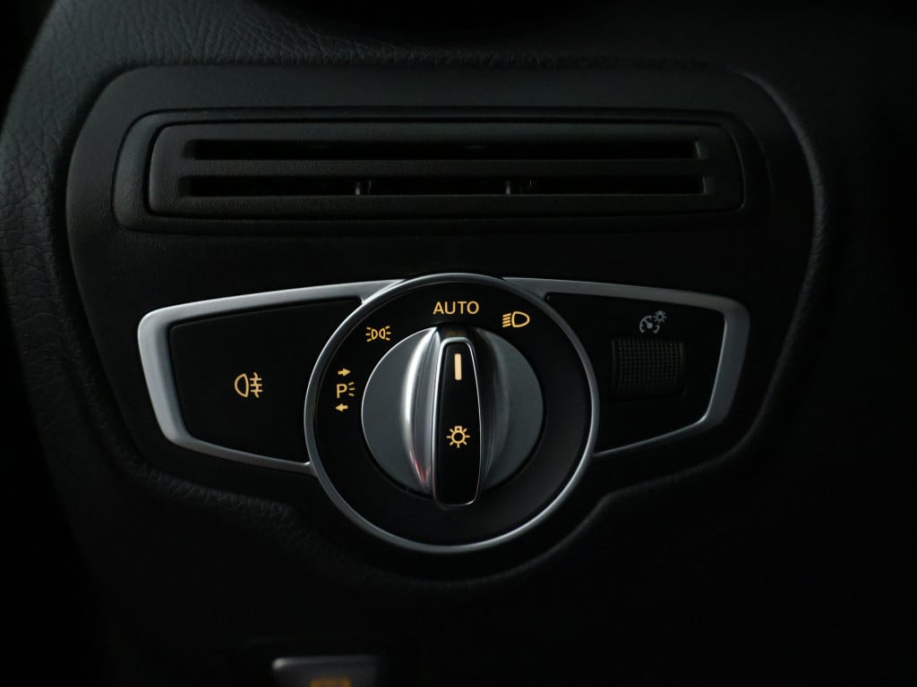 Mercedes-Benz Glc 200 business solution limited | trekhaak | stoelverwarmin