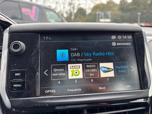 Peugeot 208 blue lion 1.2 pt-82pk 5d navigatie&bluetooth&apple carplay&andr