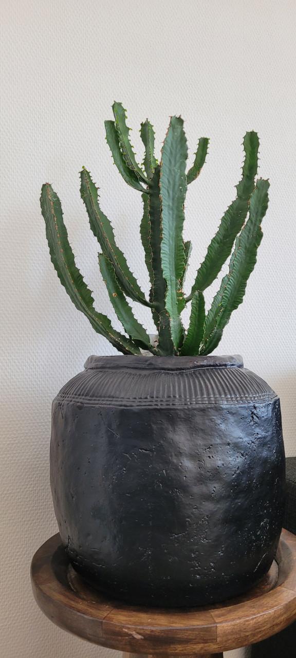 Zwarte brynxz bloempot hoogte 28 cm