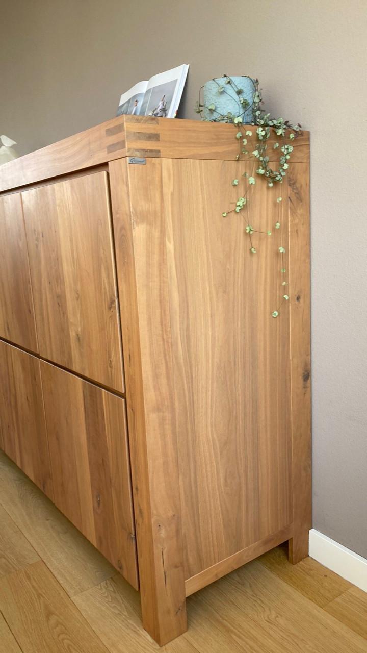 Wandkast notenhout in perfecte staat