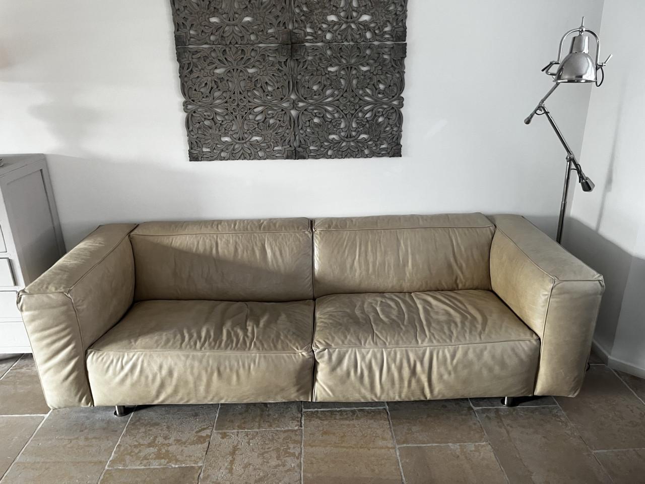 Leren designbank van De Pagter Interieurs nieuwprijs €3500