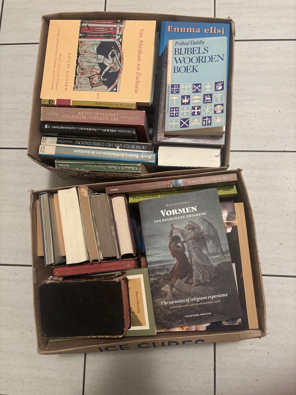 Assortiment Bijbelse boeken