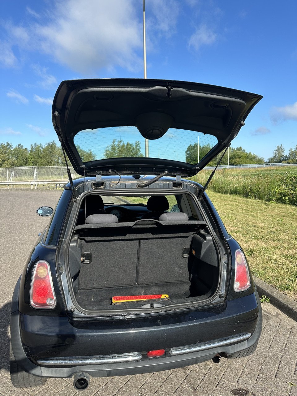 Mini 1.6 16v one 2006 zwart