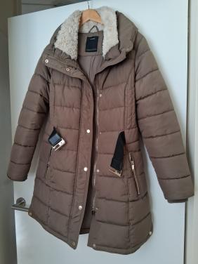 ALS NIEUW:  MOOIE  WINTERJAS.   BEIGE / BRUIN.  MAAT   40