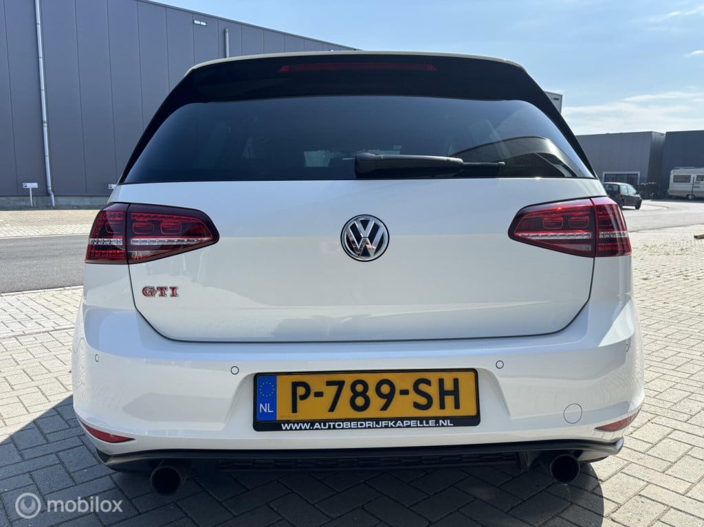 Volkswagen Golf 2.0 tsi gti performance,dsg, pano, acc