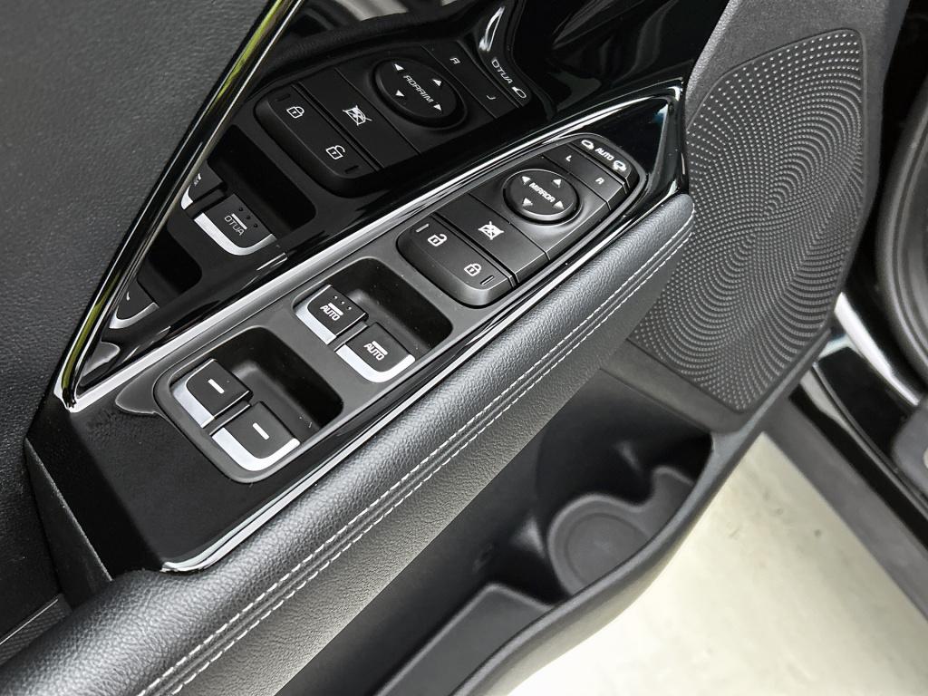 Kia Niro 1.6 gdi hybrid dynamicplusline 18 " velgen | stoel en stuurwielver