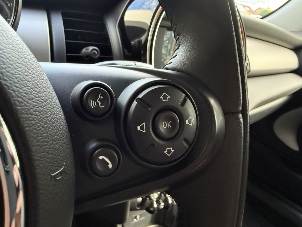 Mini One mini 1.5 first // dealer onderhouden // stoelverwarming //
