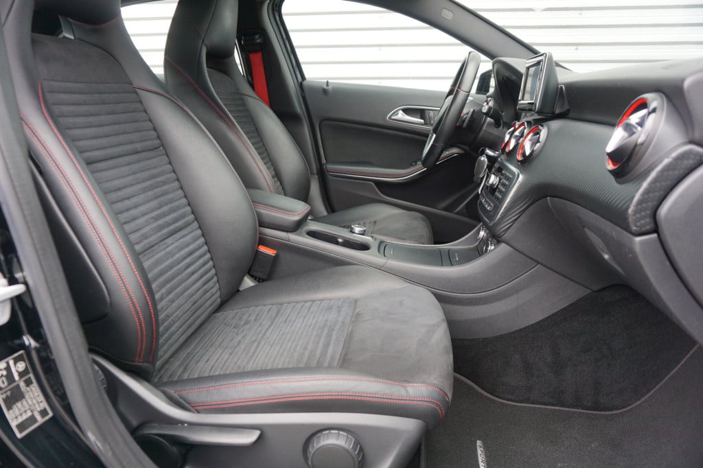 Mercedes-Benz A-Klasse 250 sport airco / navi / carplay / stoelverw. / crui