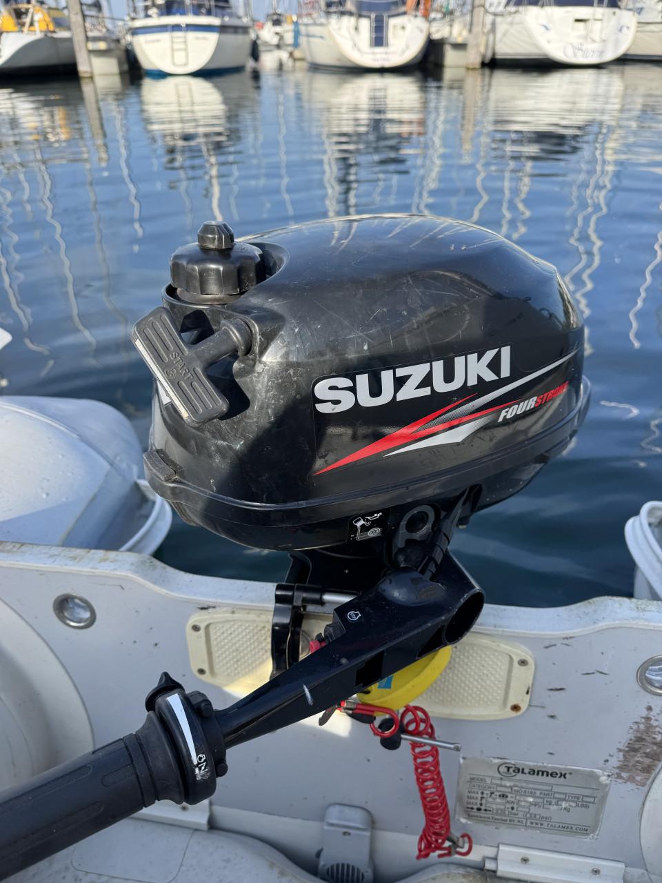 Prima rubberbootje met Suzuki 2.5pk 4takt