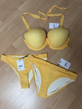 SAPPH bikini geel met twee broekjes  90D maat 40