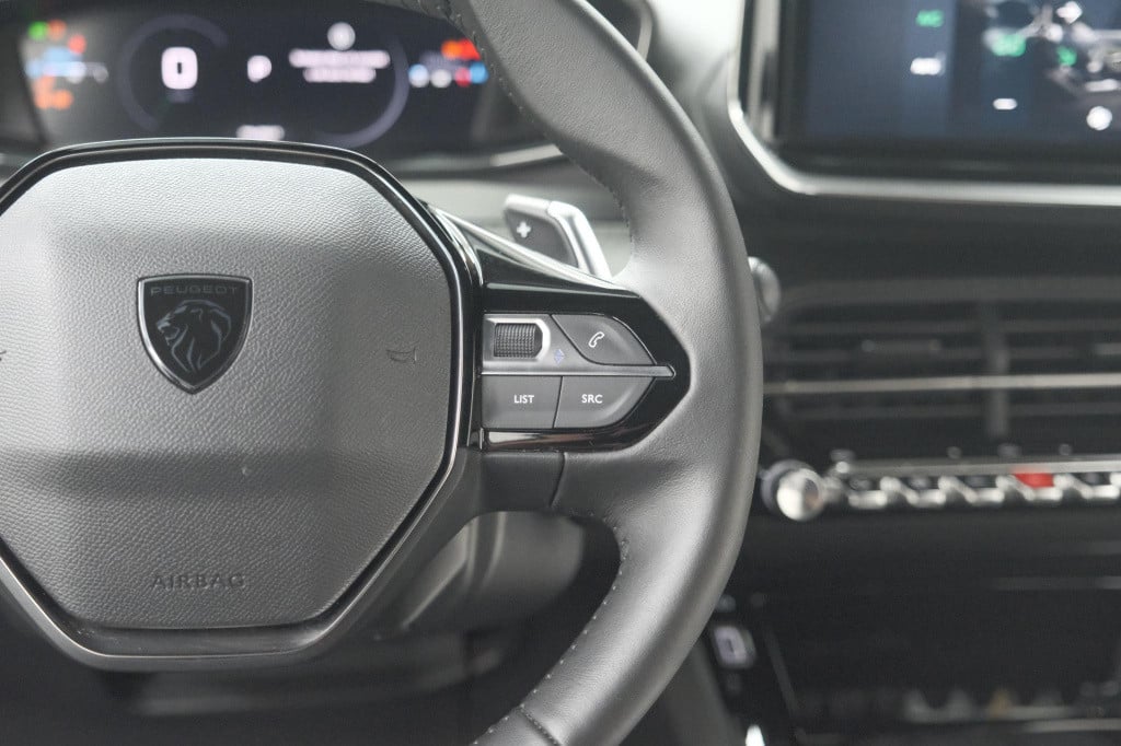 Peugeot 2008 puretech 130 eat8 allure | camera | navigatie | parkeersensore