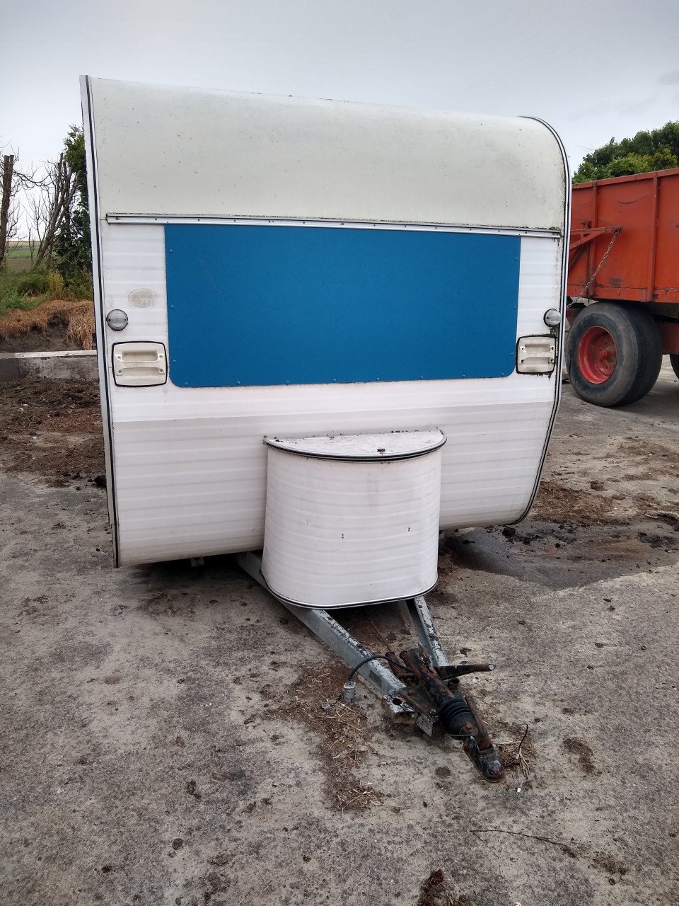 Oude caravan gratis