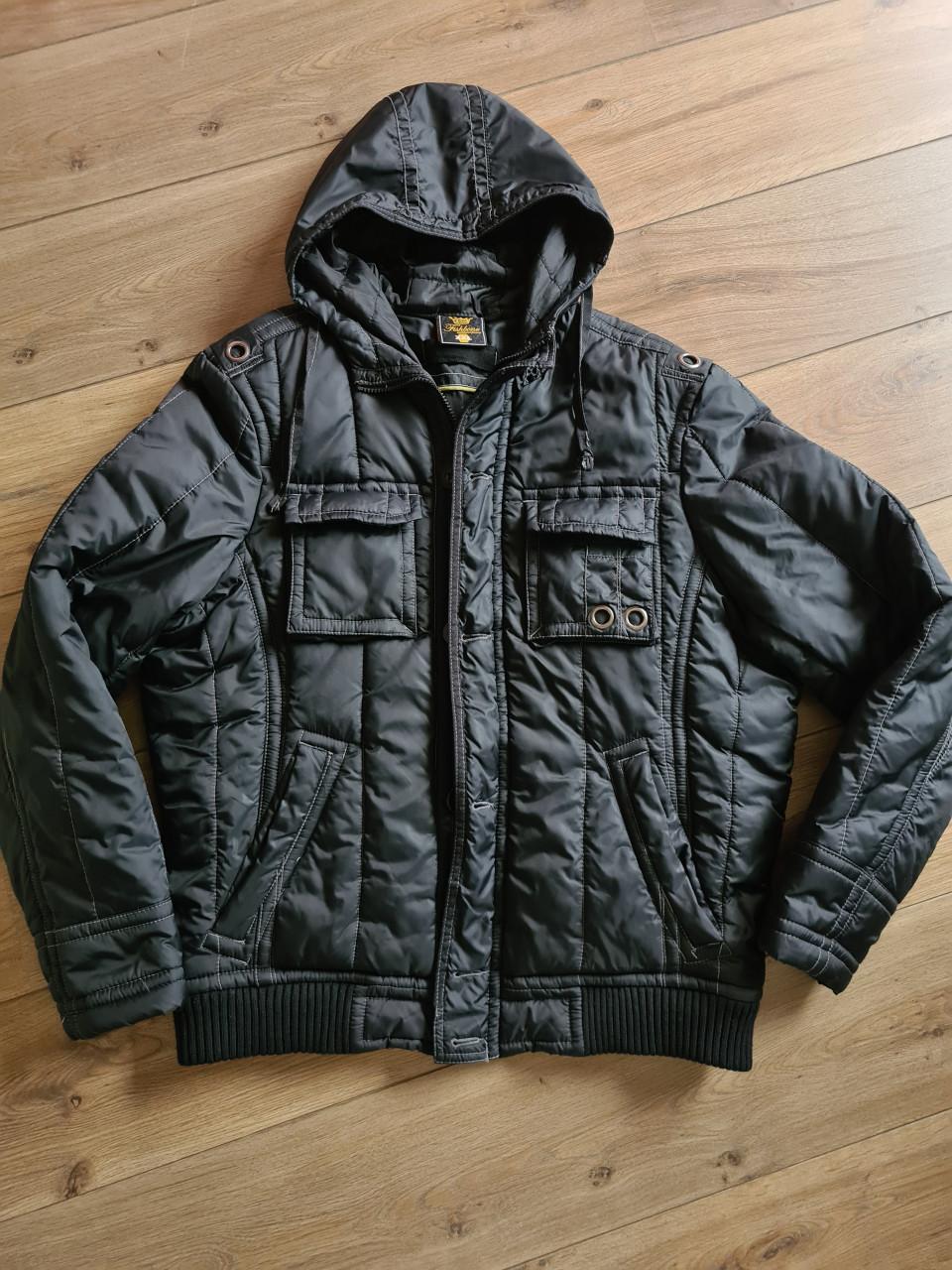 Zwarte gewateerde dikke puffer jas met capuchon van Fishbone  Maat XXL