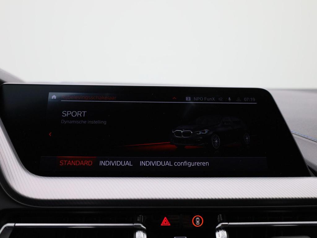 BMW 1 Serie 120i business edition | m-sport | automaat | navigatie | stoel/