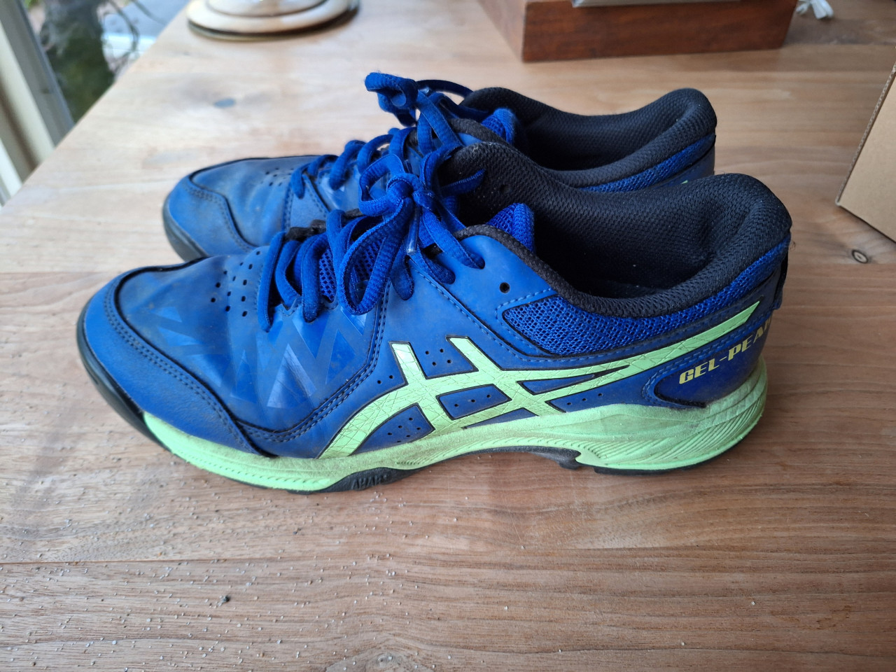 Asics hockey schoenen mt  38 te koop