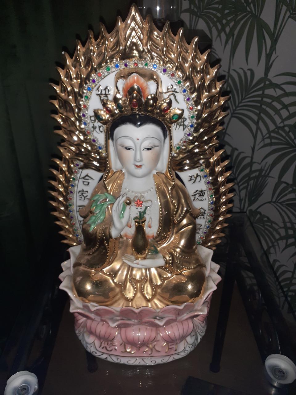 Bijzet-tafel of Nachtkastje uit CHINA / of salontafel / div. Kunst