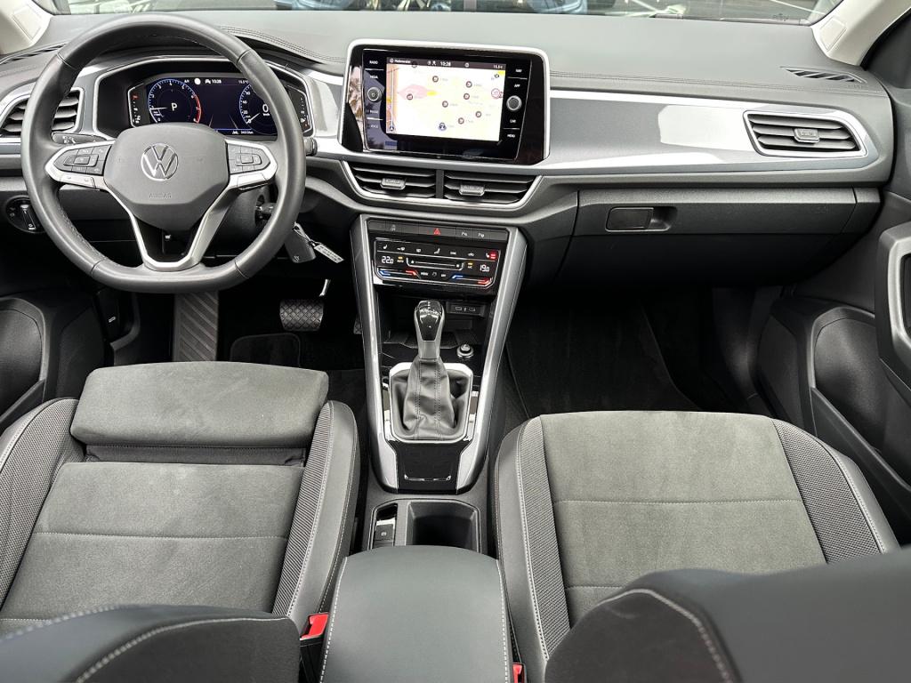 Volkswagen T-roc 1.5 tsi 150pk dsg style | trekhaak | navi | iq light | ada