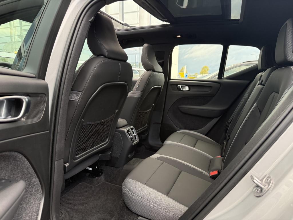 Volvo XC40 recharge ultra 252pk/ 70 kwh| panodak| 360camera| trekhaak