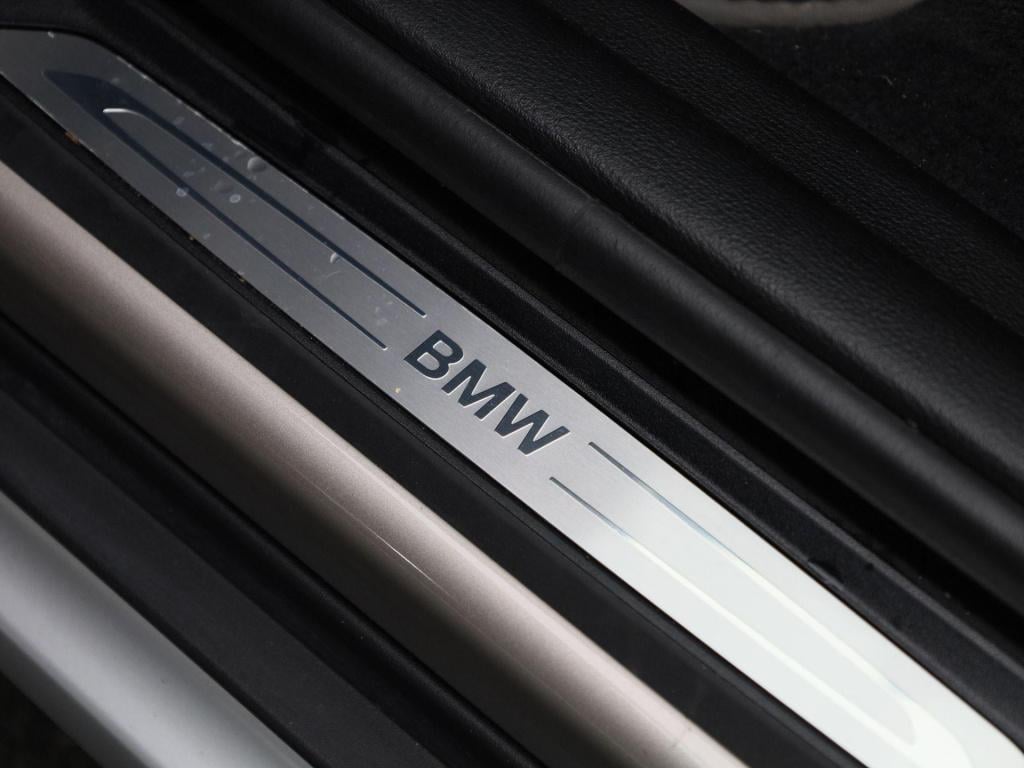 BMW X1 sdrive20i business edition plus | automaat | stoel verwarming | lede