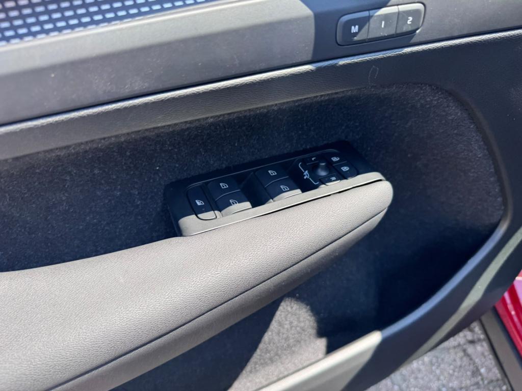 Volvo XC40 1.5 t5 recharge r-design