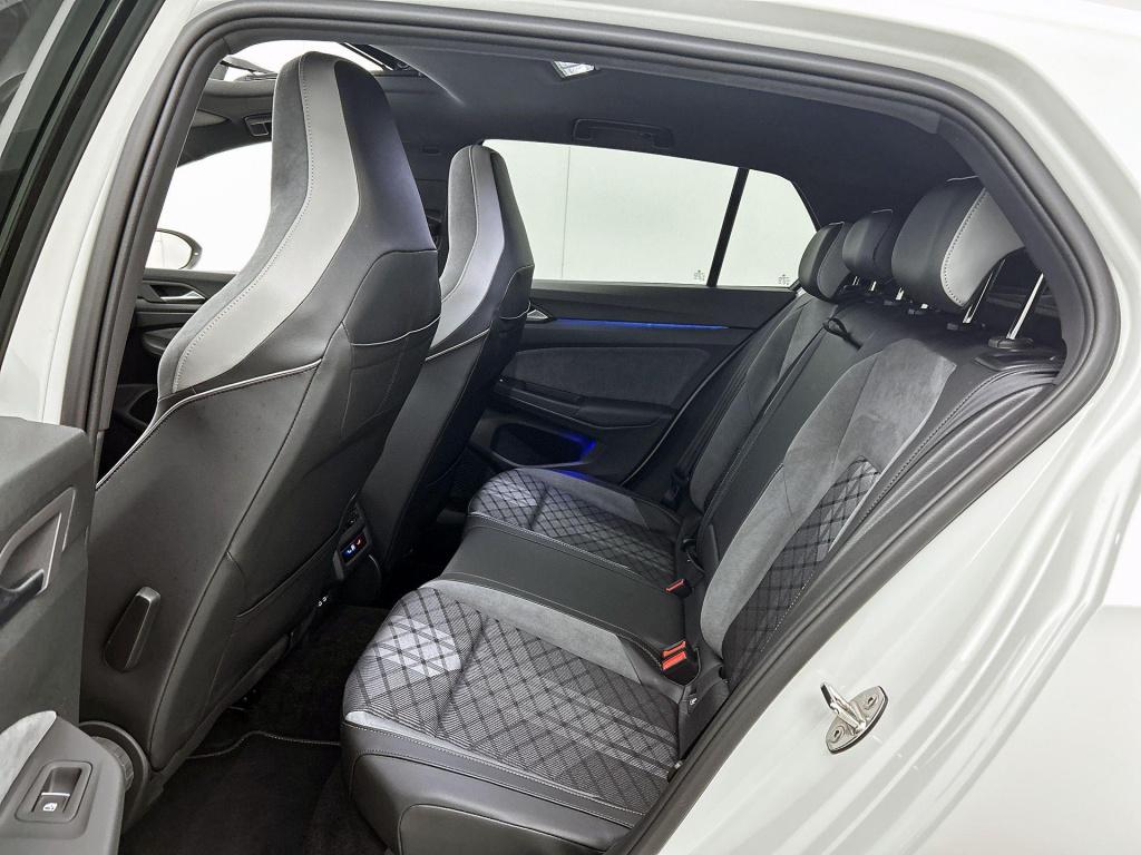 Volkswagen Golf 1.5 etsi r-line business | automaat | panoramadak | navigat