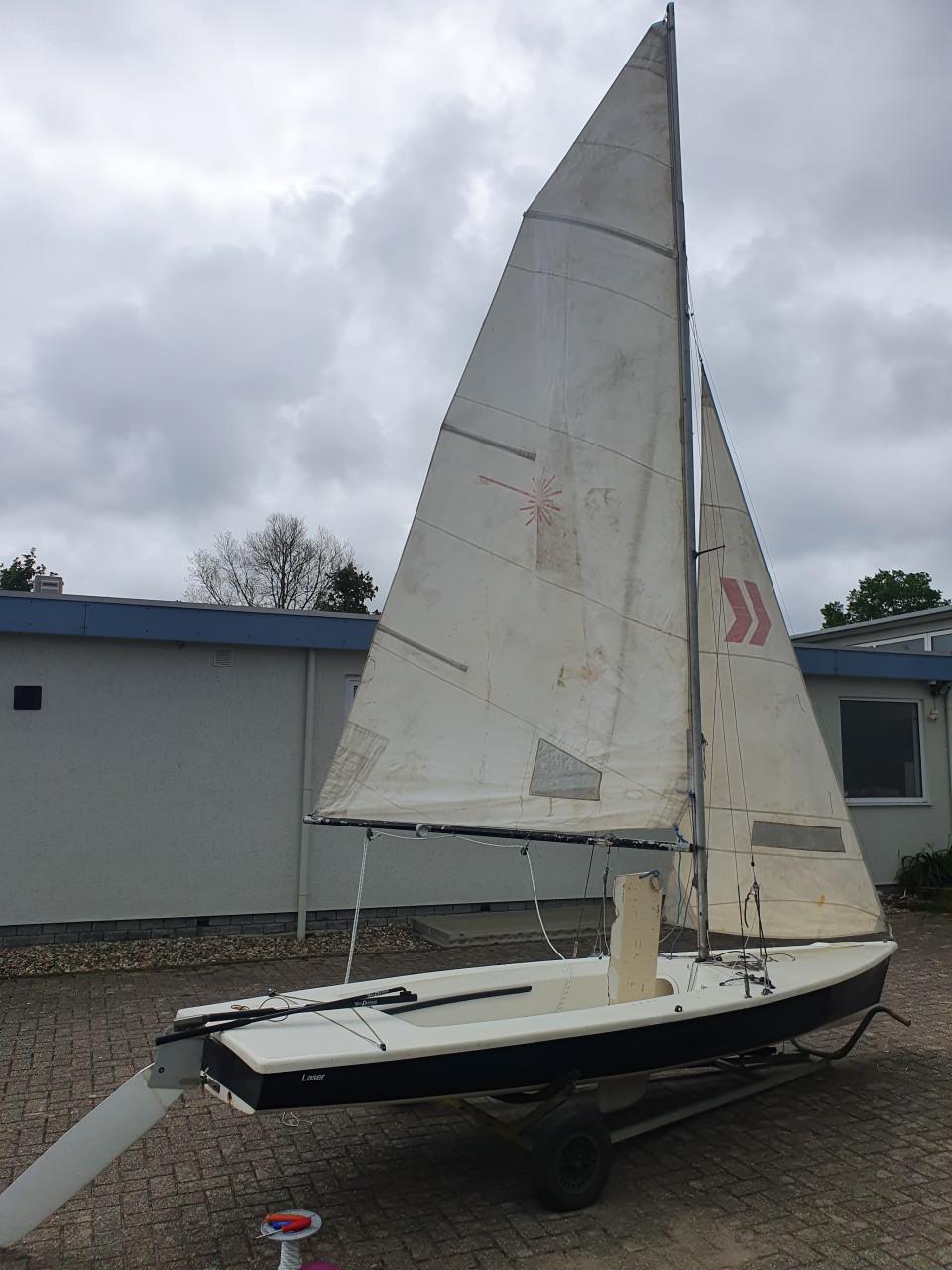 Laser 2 Regatta (met nieuwe zeilen en combi trailer)