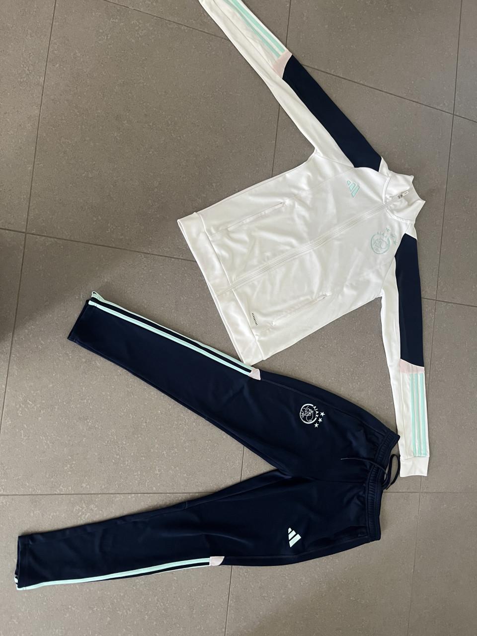 Mooi trainingspak ajax